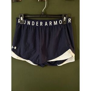 Under armour size small shorts